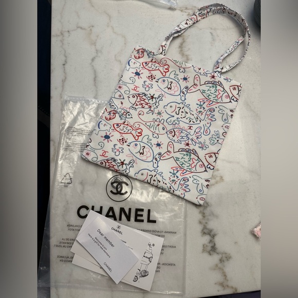 Chanel Gift with Purchase White and Multicolor Fish Print Tote - Picture 1 of 4